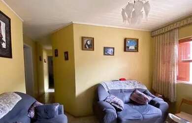 Imagem: A casa possui 2 Dormitórios, 1 Banheiro, 1 Vaga na garagem