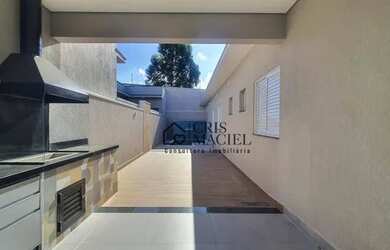 Imagem: A casa em condomínio possui 3 Dormitórios, 4 Banheiros, 2