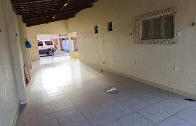 Imagem: A casa possui 3 Dormitórios, 3 Vagas na garagem e está localizado