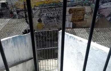 Imagem: A casa possui 2 Dormitórios, 1 Banheiro e está localizado