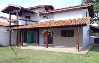 Imagem: A casa possui 3 Dormitórios, 3 Banheiros, 2 Vagas na garagem