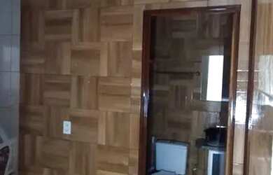 Imagem: A casa possui 2 Dormitórios e 2 Banheiros e está localizado