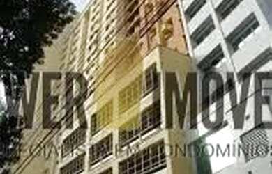 Imagem: O apartamento possui 1 Dormitório, 1 Banheiro, 1 Vaga na garagem