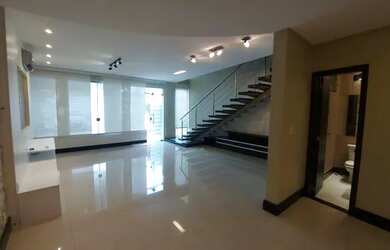 Imagem: A casa em condomínio possui 3 Dormitórios, 3 Banheiros e 4