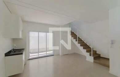 Imagem: A casa em condomínio possui 2 Dormitórios, 4 Banheiros, 1