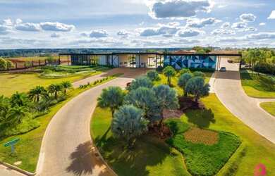 Imagem: O terreno possui 986m² de Área e está localizado em Paranoá