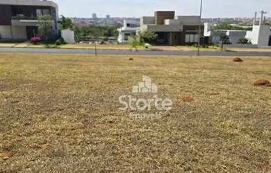 Imagem: O terreno possui 460m² de Área e está localizado em Granja