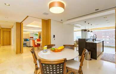 Imagem 14: Alto Padrão, 4 suítes, 5 vagas, quadra de tênis profissional, Condomínio...