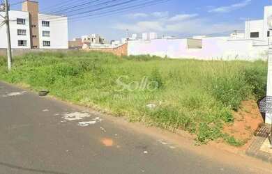 Imagem: O terreno possui 300m² de Área, Imóvel novo e está localizado