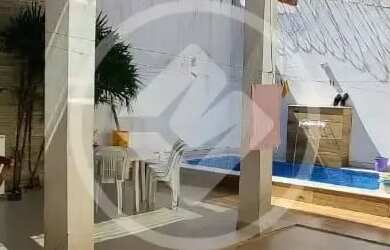 Imagem: A casa possui 5 Dormitórios, 3 Banheiros, 5 Vagas na garagem