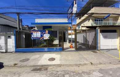 Imagem: O depósito possui 3 Vagas na garagem e 120m² de Área e está