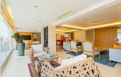 Imagem 3: Alto Padrão, 4 suítes, 5 vagas, quadra de tênis profissional, Condomínio...