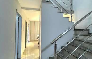 Imagem: A casa em condomínio possui 3 Dormitórios, 3 Banheiros, 2