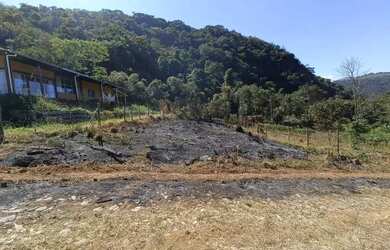 Imagem: O terreno possui 600m² de Área e está localizado em Moeda