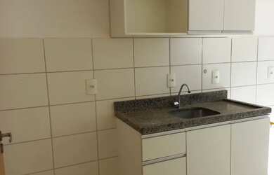 Imagem: O apartamento possui 2 Dormitórios, 1 Banheiro, 1 Vaga na garagem