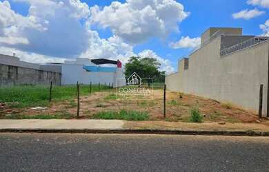 Imagem: O terreno possui 400m² de Área e Imóvel novo e está localizado