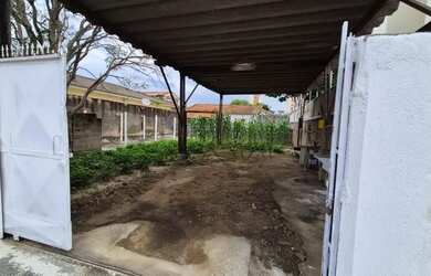 Imagem: O terreno possui 300m² de Área e Imóvel novo e está localizado