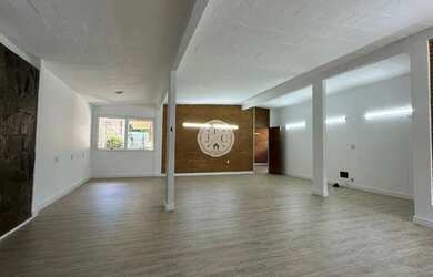 Imagem: Casa Comercial com 3 quartos para alugar, 237m - Alto da Boa