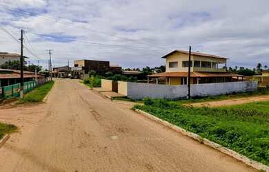 Imagem: A casa possui 5 Dormitórios, Acomodam 30 pessoas, 5 Vagas na