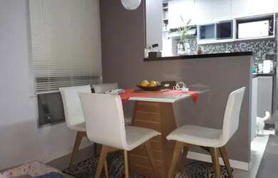 Imagem: O apartamento possui 2 Dormitórios, 1 Banheiro, 1 Vaga na garagem