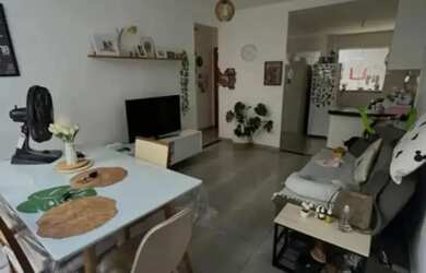 Imagem: A casa possui 3 Dormitórios, 1 Banheiro, 1 Vaga na garagem