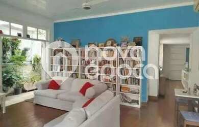 Imagem: O apartamento possui 5 Dormitórios, 5 Banheiros e 346m² de