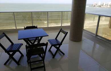 Imagem: O apartamento possui 3 Dormitórios, Acomodam 7 pessoas, 2 Vagas