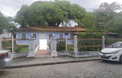 Imagem: A casa possui 5 Dormitórios, 4 Banheiros, 2 Vagas na garagem