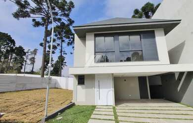 Imagem: A casa em condomínio possui 3 Dormitórios, 3 Banheiros, 2