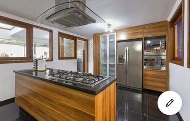 Imagem: A casa em condomínio possui 4 Dormitórios, 4 Banheiros, 3