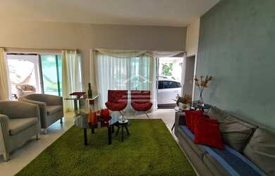 Imagem: A casa possui 4 Dormitórios, 5 Banheiros, 2 Vagas na garagem