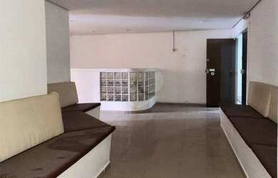 Imagem: O depósito possui 1 Vaga na garagem, 145m² de Área e está