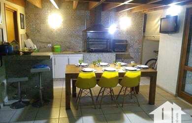 Imagem: A casa em condomínio possui 3 Dormitórios, 3 Banheiros, 4