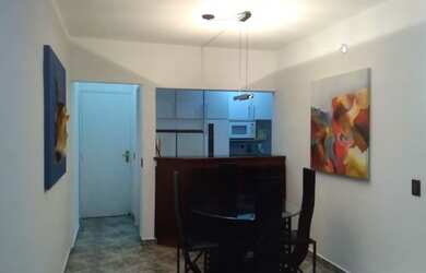 Imagem: O apartamento possui 2 Dormitórios, 1 Banheiro, 1 Vaga na garagem