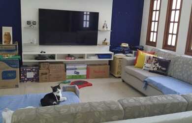 Imagem: A casa possui 2 Dormitórios, 4 Banheiros, 2 Vagas na garagem