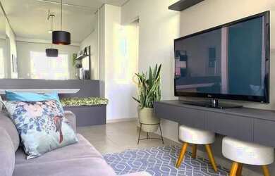 Imagem: O apartamento possui 2 Dormitórios, 1 Banheiro, 1 Vaga na garagem