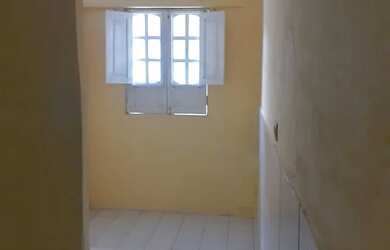 Imagem 6: Kitinete para moças. Guarda roupa