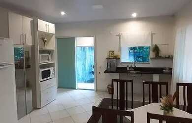 Imagem: A casa possui 1 Dormitório, 5 Vagas na garagem e está localizado