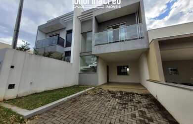 Imagem: A casa em condomínio possui 3 Dormitórios, 3 Banheiros, 2