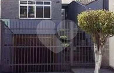 Imagem: A casa possui 3 Dormitórios, 5 Banheiros, 5 Vagas na garagem