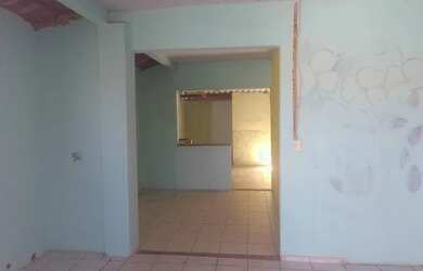 Imagem: A casa possui 2 Dormitórios, 2 Banheiros, 1 Vaga na garagem