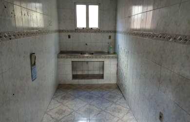 Imagem: A casa possui 2 Dormitórios, 1 Banheiro e está localizado