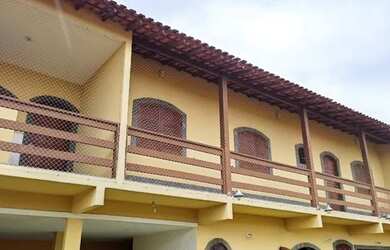 Imagem: A casa possui 2 Dormitórios, 1 Vaga na garagem e está localizado