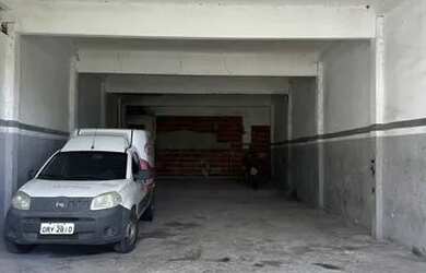 Imagem 2: Galpão Messejana. 150m² de Áreae5 Vagas na garagem