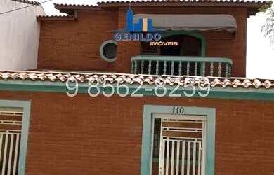 Imagem: A casa possui 3 Dormitórios, 2 Banheiros, 3 Vagas na garagem