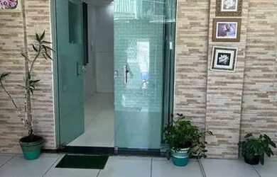 Imagem: A casa possui 2 Dormitórios, 1 Banheiro e está localizado