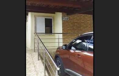 Imagem: A casa em condomínio possui 3 Dormitórios, 2 Banheiros, 2