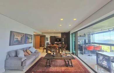 Imagem: O apartamento possui 4 Dormitórios, 4 Banheiros, 3 Vagas na