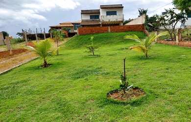 Imagem: A casa em condomínio possui 4 Dormitórios, 2 Banheiros, 3.800m²