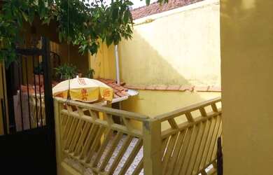 Imagem: A casa possui 2 Dormitórios, 1 Banheiro, 5 Vagas na garagem